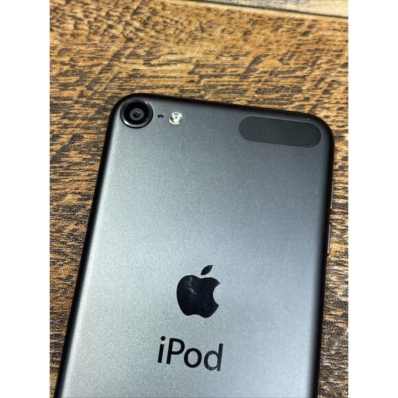 Apple iPod Touch 6th Generation 32 GB Model:A1574 Silver W/ Adapter & Cable - Picture 3 of 7